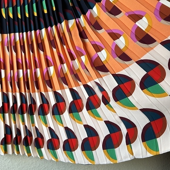 J. Crew Pleated Midi Skirt in Art Deco Print Size 00 - Picture 4 of 11